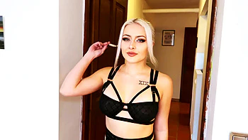 Joy, 20 years old, little bombshell from Nice! - Jacquie et Michel TV