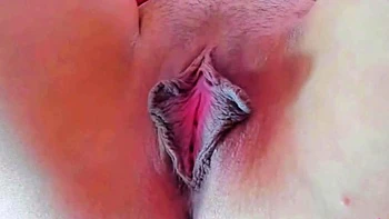18yo Amateur Shows Her Pussy on Webcam