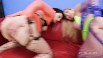 Isabella Clark - Dap And Fist Goes Wet, Anal