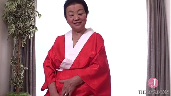 When Yuko Ogasawara, an 81-year-old widow, is a cheerful and energetic gives a massage to a young man, she shows off her age-old skills of making him impatience. - Intro