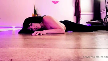 influencer natural tits Cockteasefiona nude ass Vid Epic