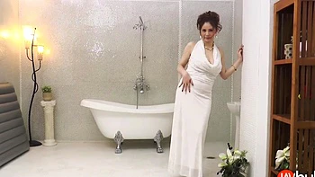 Elegant Maki Koizumi's Sensual Full-Body Service