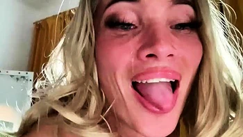 Wild blonde teen LIBRARY deep toying pussy on webcam