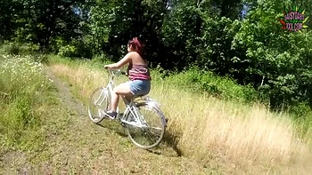 Smoking And Sucking In The Woods - Daisy Dabs