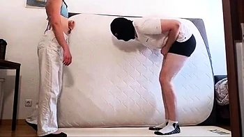 German Balls Busted - Harte Tritte Von Ihr In Eier