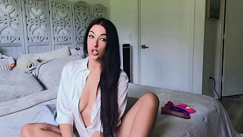 Seductive Babe Explores Her Urges