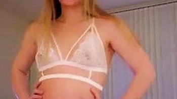 Mariaqt Live Cam Posing In White Lingerie