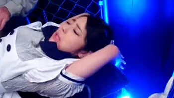 00960,Sensual play of Asian beauty