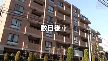 00989,Beautiful woman's lewd appearance