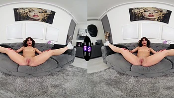 Skinny teen Lola Danger masturbates on the sofa in vr