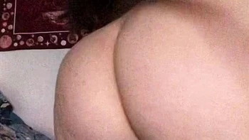 Amateur brunette chick toying her ass and pussy on webcam