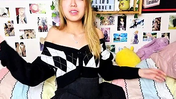 Hawt Blonde milf in foot Fetish tube scene