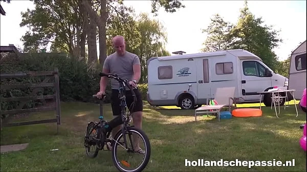 Michel neukt een milf op de camping