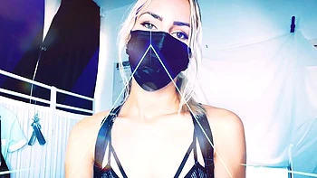 Big ass amateur blonde fucking POV in public