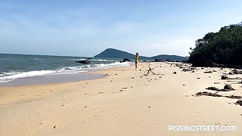 Glamour Sakura Hell's pee porn