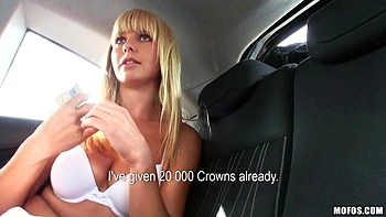 Blonde doll with shaved pussy Bella Baby likes quick dick-riding