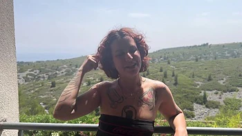 Alyson, a very vicious Italian guide - Jacquie et Michel TV