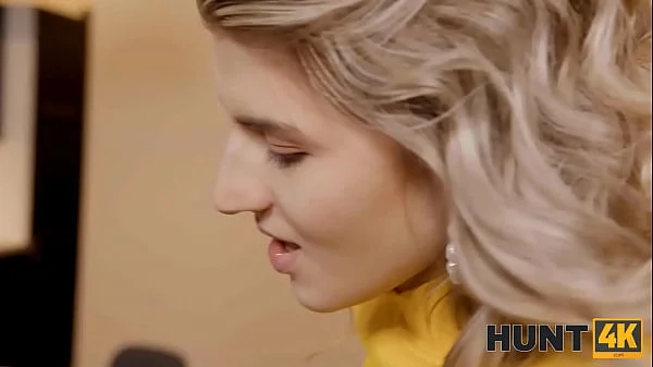 HUNT4K. Girl ignores boyfriend and gives butt to more interesting lover