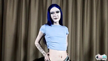 Skinny emo babe jerks off in skirt