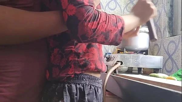 18 साल की फूल जैसी नाजूक कामवाली लड़की के साथ नाजायज रिश्ता बनाकर अपनी हवस बुझाई