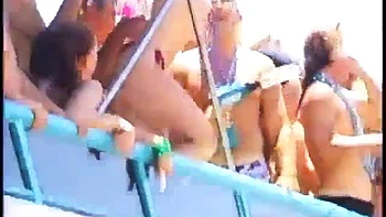 Beach makes them lose control: Big Tits, Amateur  Pornhub Porn