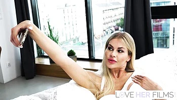 David fucks busty Zlata's big ass and tits