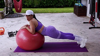 Fitness coach Gi Joey fucks Sandy Love in tight yoga pants