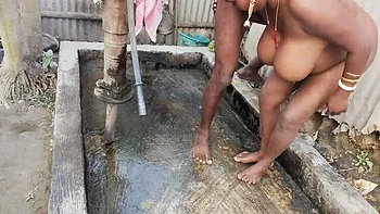 Indian Bhabhi Pees During Big Ass Anal Fuck with Devar