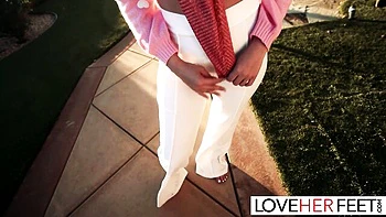 Sophia Leone's hot footjob fetish in hijab