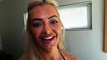 Blonde Babe Linzee Ryder Gives Tight Blowjob POV