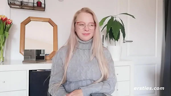 Ersties: Amateur Blonde Babe Stimulates Her G Spot
