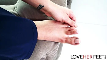 Gal Ritchie’s footjob JOI session