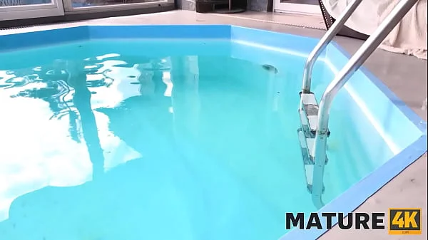 MATURE4K. Middle-aged woman can't endure XXX desires and gets banged