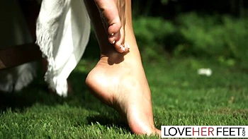 Vince fucks feet in kinky footjob