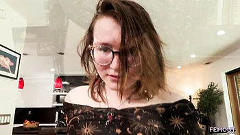 Cute trans girl masturbates her big ass