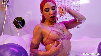 Inflating Booty Blowjob and Doggystyle Fuck in Bedroom