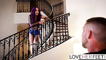 Valerica Steele's Hot Footjob and Worship