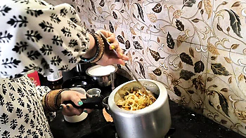 BBW Desi Milf Puja Bhabhi Gives Blowjob & Doggy Fuck at Home