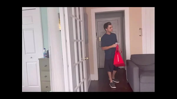 DoorDash driver fucks Cheerleader