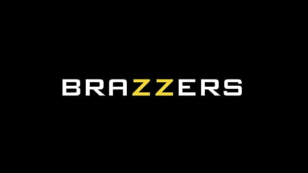 Big Naturals Nurse Gets Kitchen Creeped - Josephine Jackson / Brazzers  / stream full from www.brazzers.promo/natu