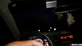 Curvy Kelsey rides reverse cowgirl with big cock