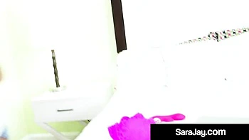 Busty Cougar Sara Jay's Bubble Butt Porn