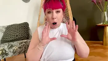 Proxy Paige Love Grapes!