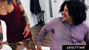 Tattooed busty swinger Honey Gold goes wild on hubby's friend