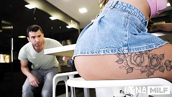 Erotic curvy Katty's tattooed big-tit pussy