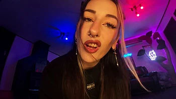Amateur Aussie femdom licking pussy
