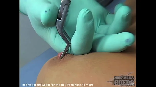 beautiful florida babes getting their nipples and clits pierced on vacation