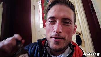 Squeaky Babe Gets Fucked & Licked Standing