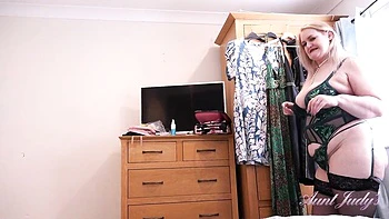 Steamy British bbw milf Becky gets fucked hard in big ass wife scene