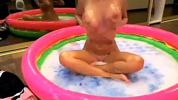 Amateur Babe Solo Webcam Pool Fuck